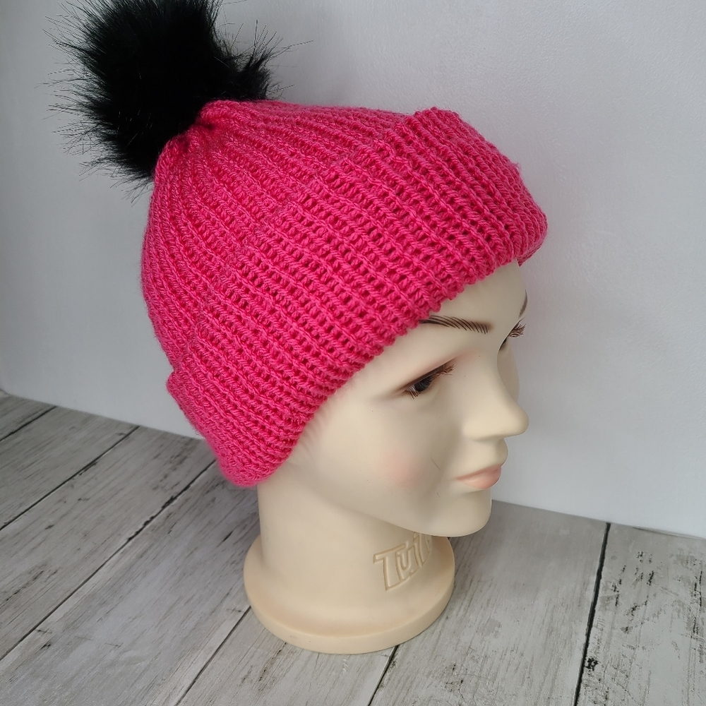 Kids hit pink and black winter hat - Picture 2 of 2